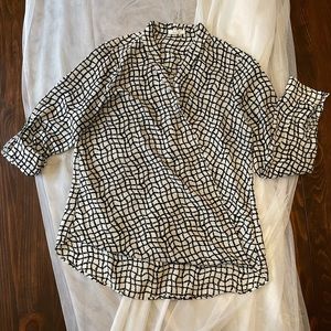 Pleione High-Low V-neck Blouse